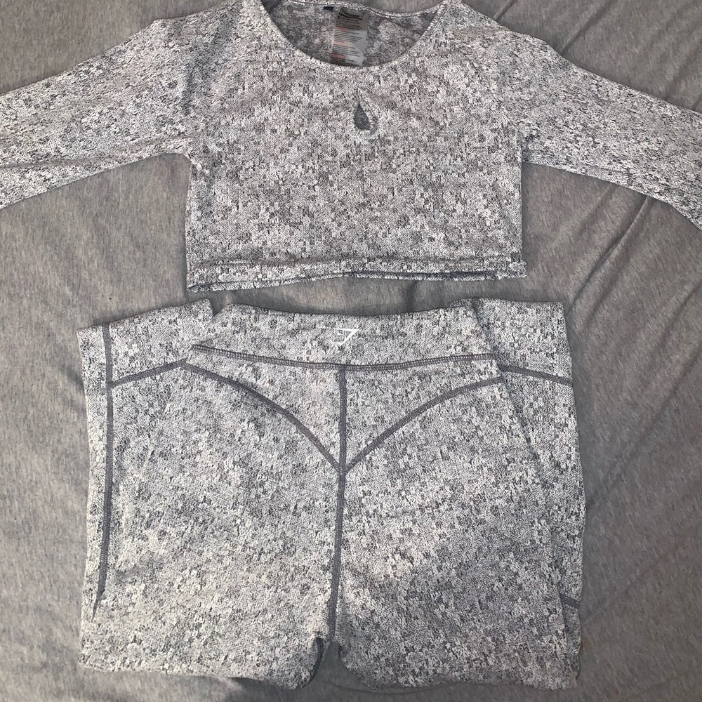 Gymshark fleur texture leggings and top set